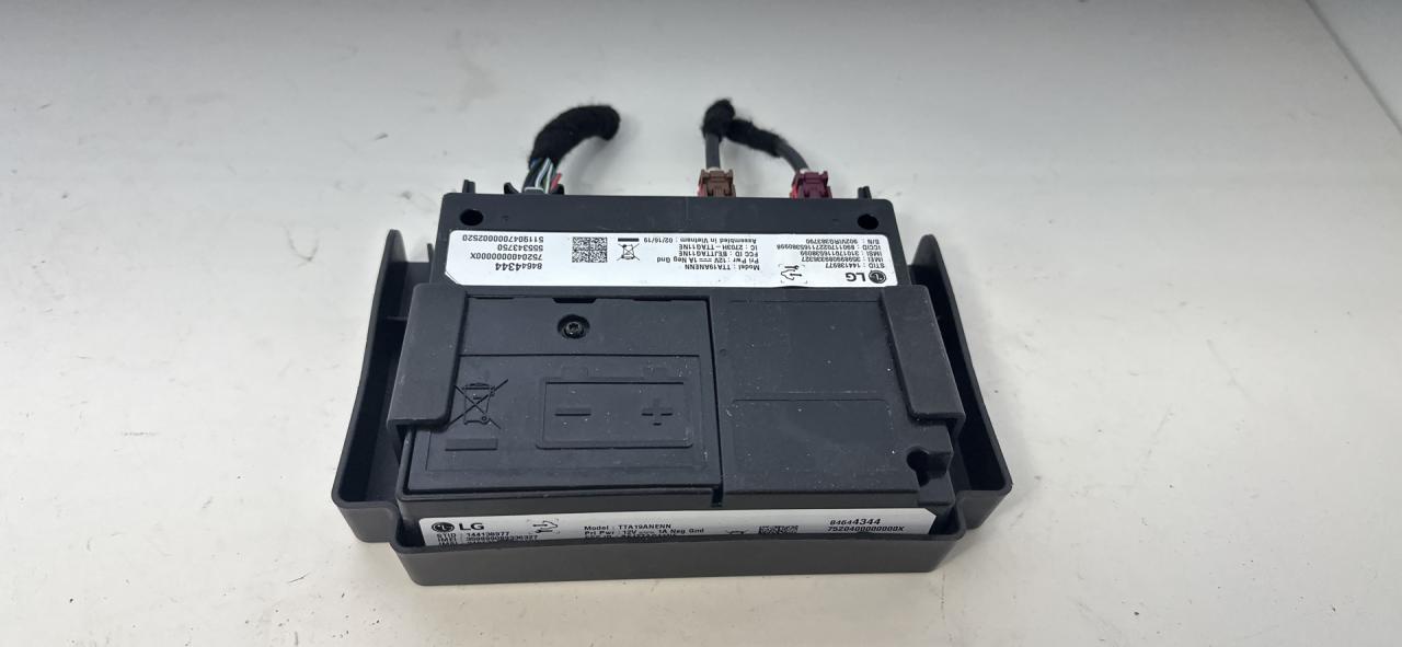 блок радио Chevrolet Equinox 3 поколение 2019, 2.0 л., бензин, АКПП, черный, внедорожник 5 дв., передний привод, 84644344 - фото №1