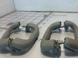 ручка внутренняя потолочная Chevrolet Equinox 3 поколение 2018, 1.5 л., бензин, АКПП, черный, внедорожник 5 дв., полный привод