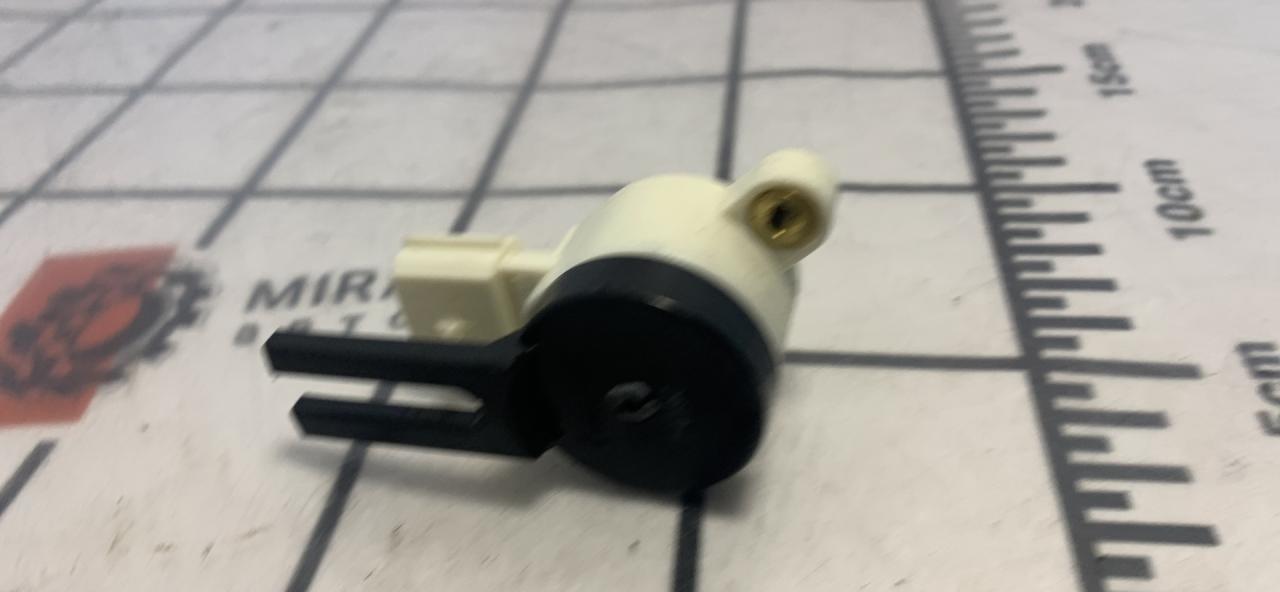 Датчик педали тормоза (лягушка) GMC Terrain 2 поколение 2018, 2.0 л., бензин, АКПП, серый, передний привод - фото №1