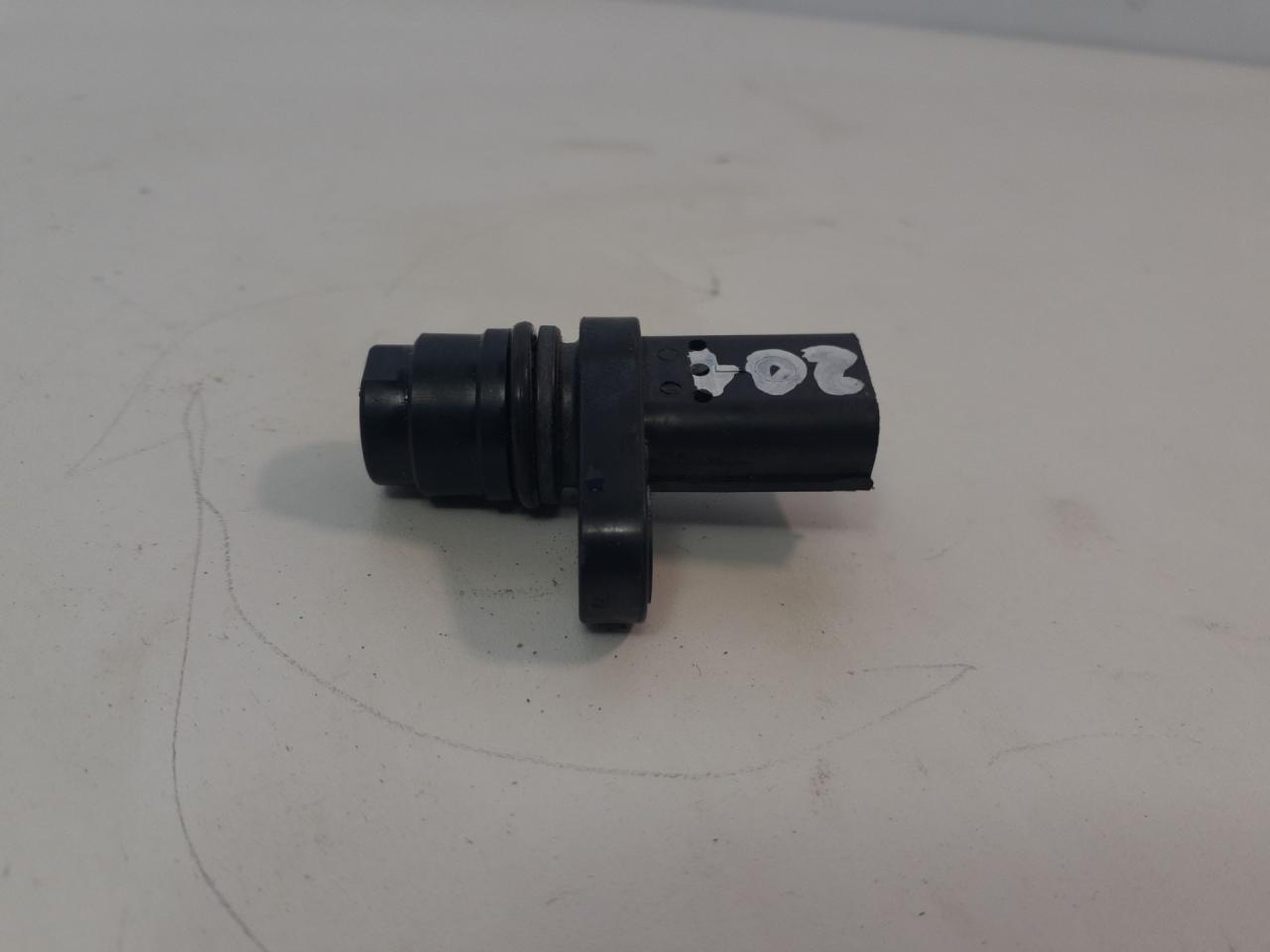 датчик коленвала Honda CR-V 5 поколение 2019, 1.5 л., бензин, АКПП, белый - фото №1