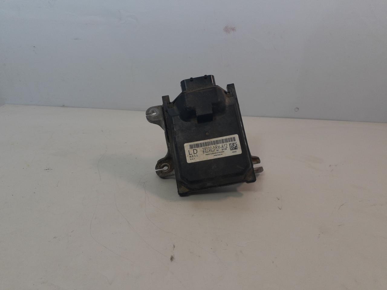 блок управления АКПП Honda CR-V 5 поколение 2019, 1.5 л., бензин, АКПП, белый, 8100-5RH-A12 - фото №1