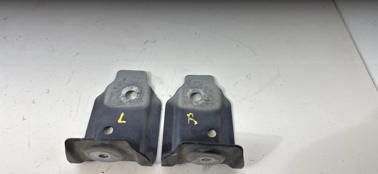 крепление ( кронштейн ) крыла Volkswagen Atlas 2018, 3.6 л., бензин, АКПП, черный, внедорожник 5 дв., полный привод, 3CN809535 - фото №1