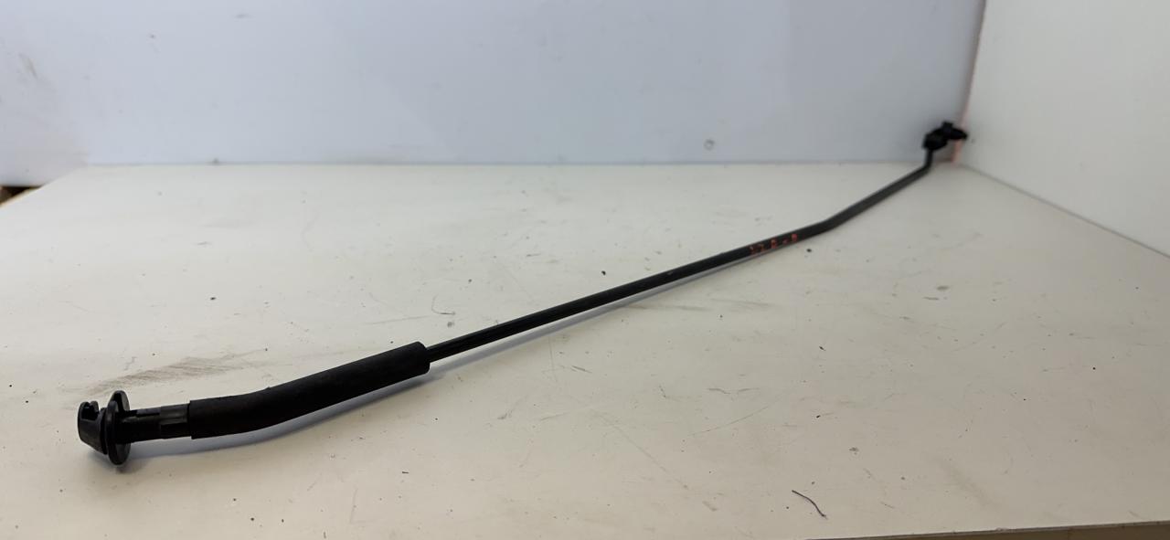 держатель капота Chevrolet Equinox 3 поколение 2019, 2.0 л., бензин, АКПП, черный, внедорожник 5 дв., передний привод - фото №1