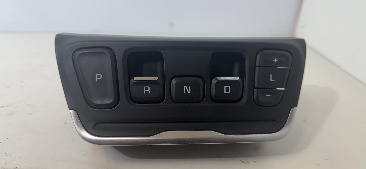 кулиса GMC Terrain 2 поколение 2018, 2.0 л., бензин, АКПП, серый, передний привод, 23212468 - фото №1