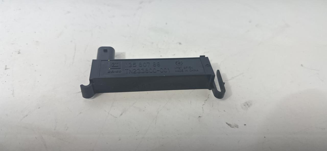 Антенна системы комфортного доступа GMC Terrain 2 поколение 2018, 2.0 л., бензин, АКПП, серый, передний привод, 13580788 - фото №1