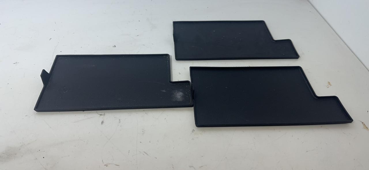 консоль салона Chevrolet Equinox 3 поколение 2019, 1.5 л., бензин, АКПП, серый, внедорожник 5 дв., полный привод, 23366441 - фото №1