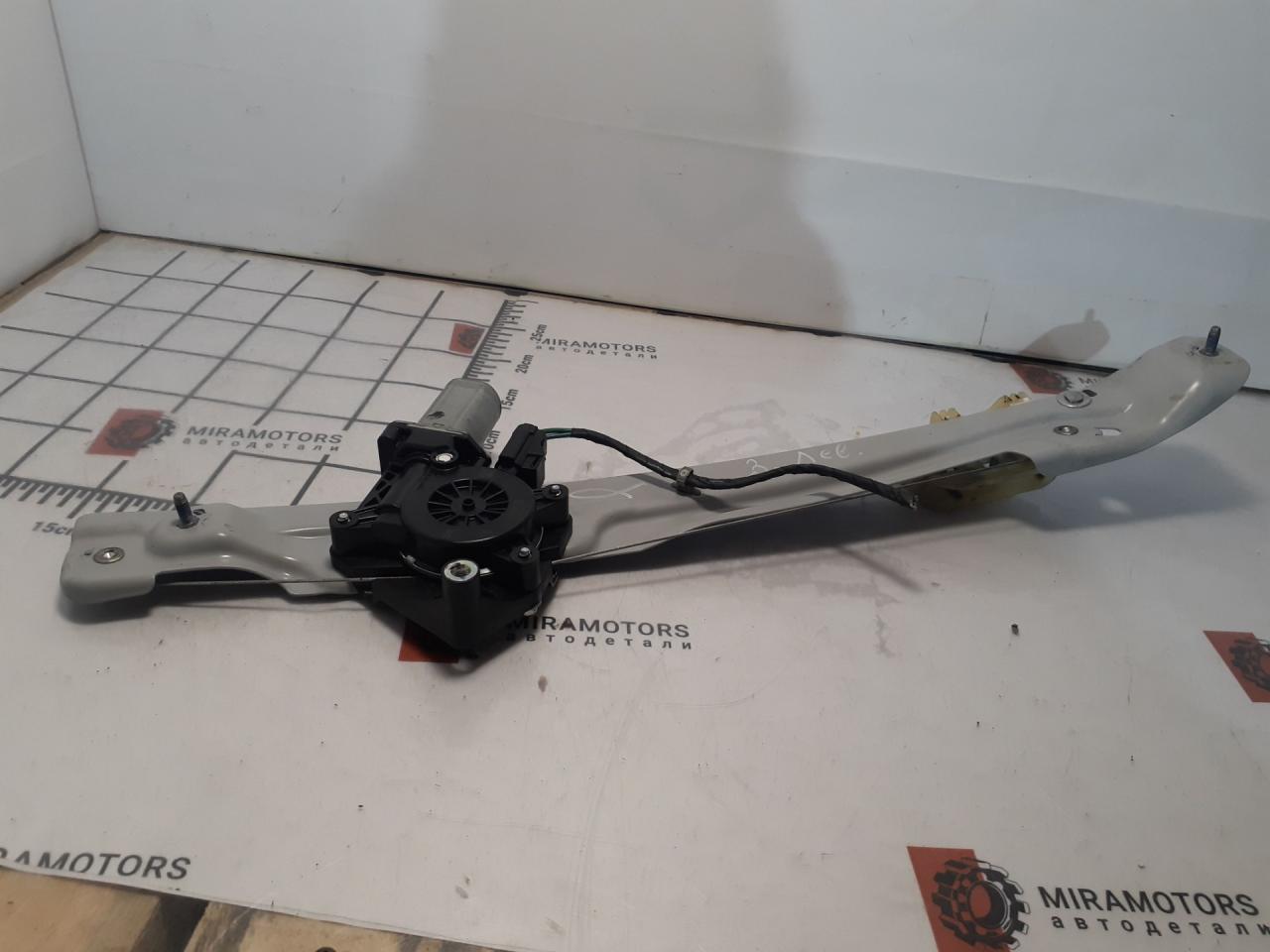 моторчик стеклоподъемника задний левый GMC Terrain 2 поколение 2018, 2.0 л., бензин, АКПП, серый, передний привод - фото №1