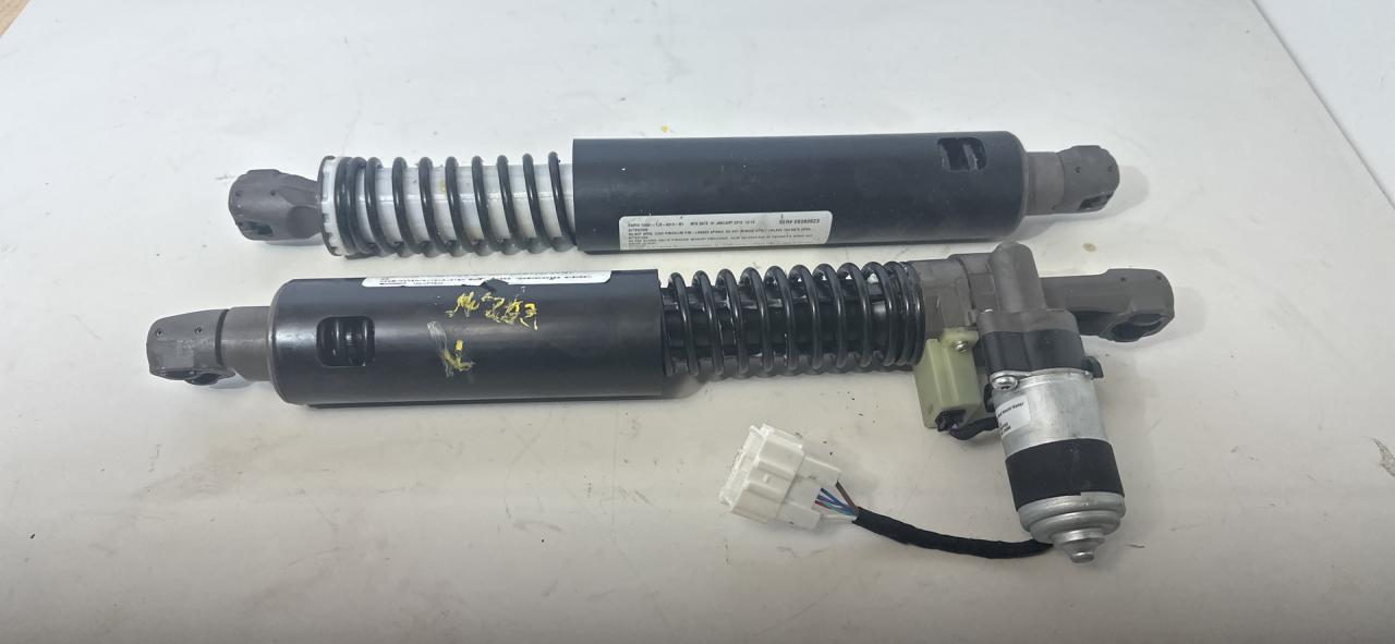 амортизатор крышки багажника (3-5 двери) Acura RDX 3 поколение 2019, 2.0 л., бензин, АКПП, белый, передний привод, 0001086B8 - фото №1