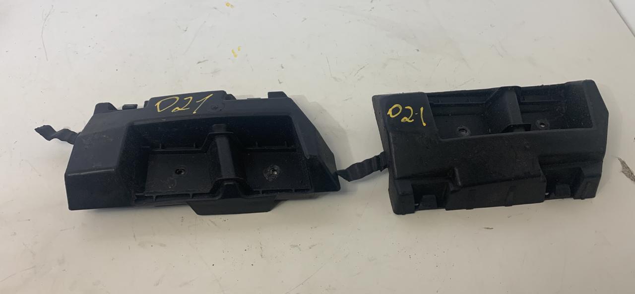 Крепление бампера заднего Chevrolet Cruze 2 поколение 2017, 1.4 л., бензин, АКПП, серый, седан - фото №1