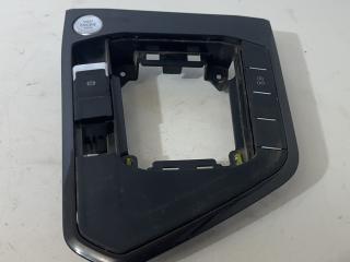 рамка обрамление кулисы Volkswagen Tiguan 2 поколение 2018, 2.0 л., FSI, бензин, АКПП, белый, внедорожник 5 дв., NIN863