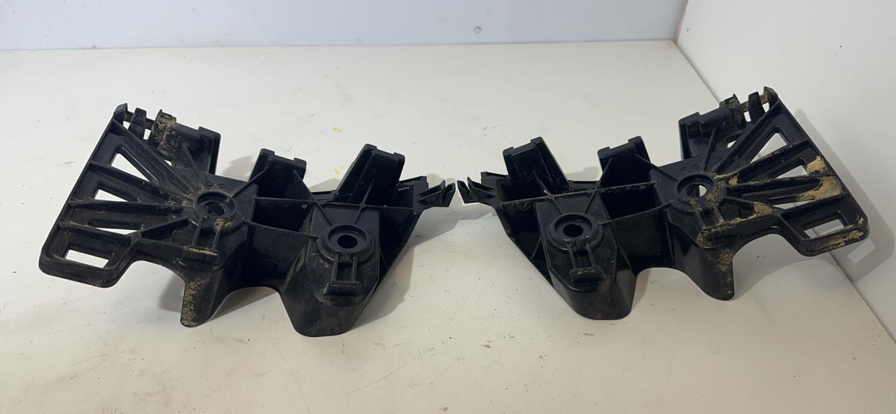 крепление бампера Volkswagen Atlas 2018, 3.6 л., бензин, АКПП, черный, внедорожник 5 дв., полный привод, 3CN807484, 3CN807483 - фото №1