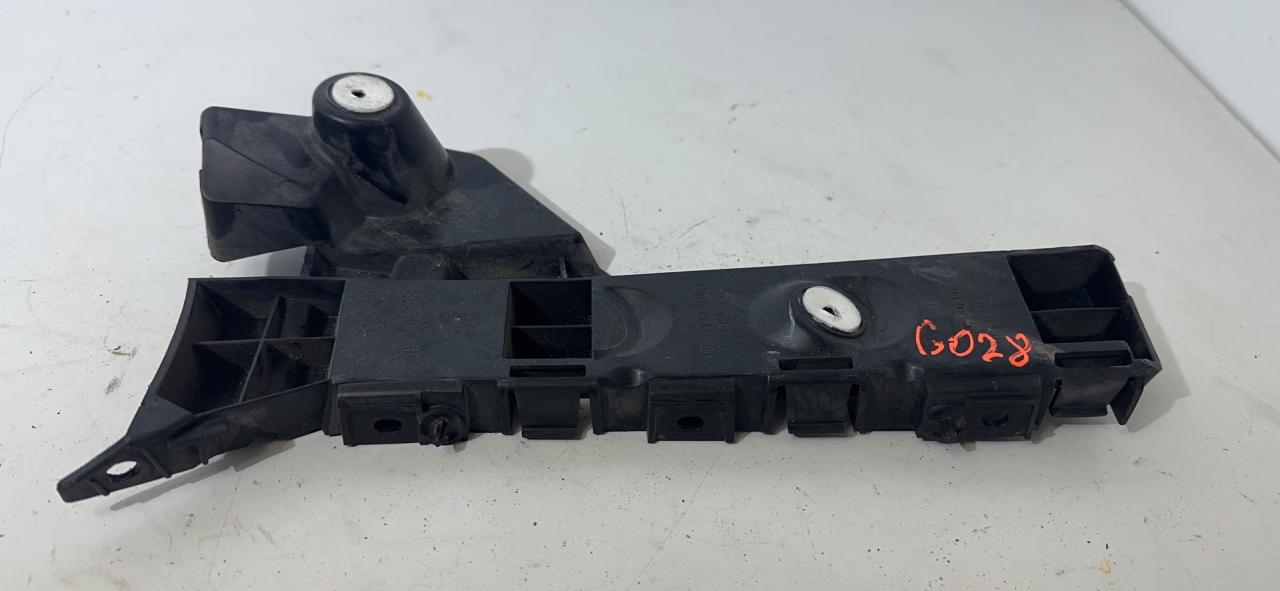 крепление бампера Chevrolet Cruze 2 поколение 2019, 1.4 л., бензин, АКПП, синий диплоат, хетчбэк 5 дв., полный привод, 39140610 - фото №1