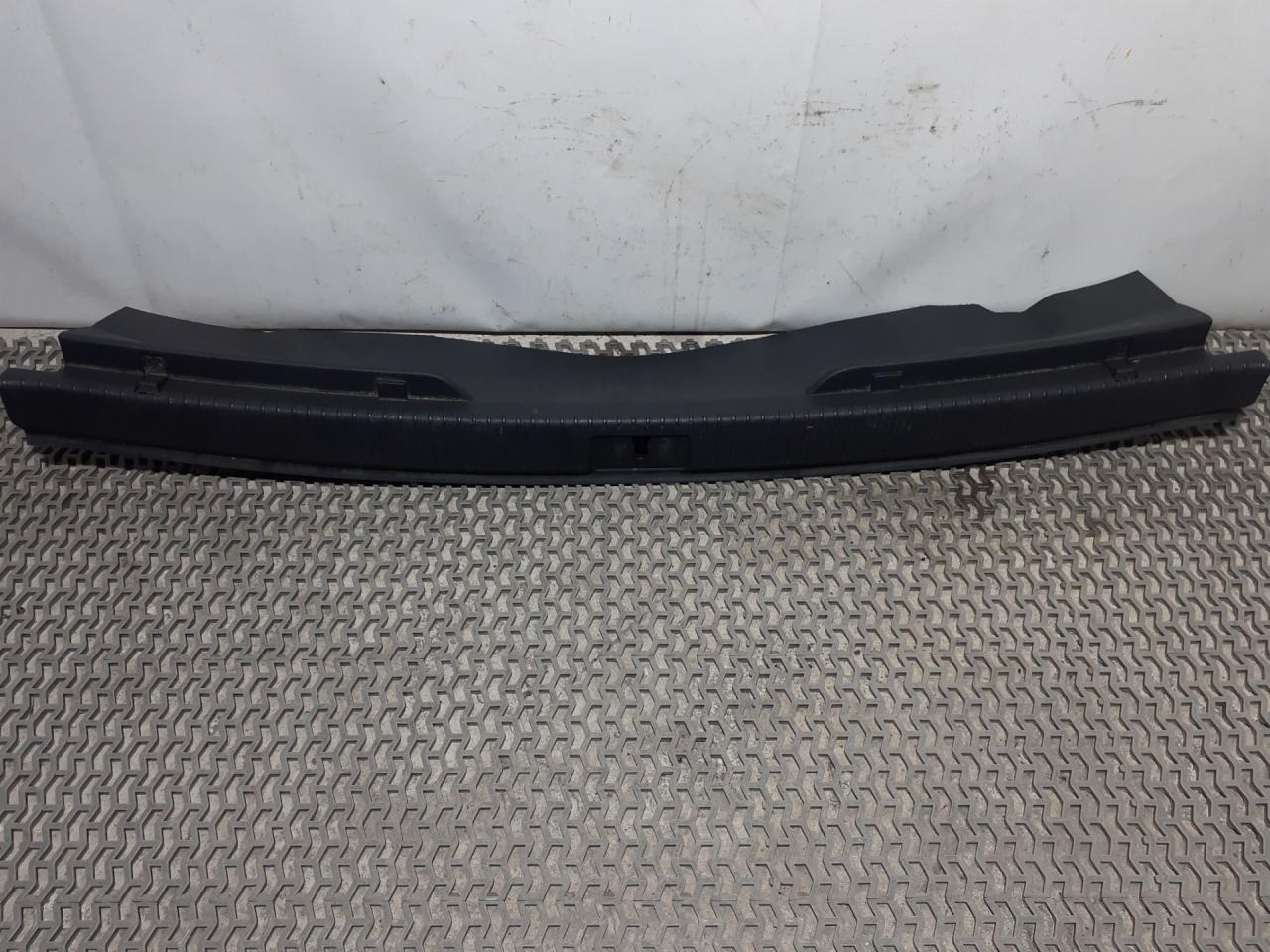 пластик Volkswagen Atlas 2018, 3.6 л., бензин, АКПП, черный, внедорожник 5 дв., полный привод - фото №1