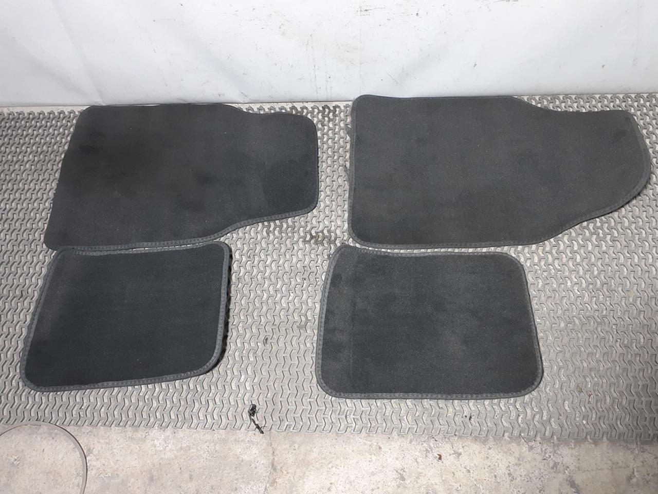 ковер салонный GMC Terrain 2 поколение 2018, 2.0 л., бензин, АКПП, серый, передний привод - фото №1