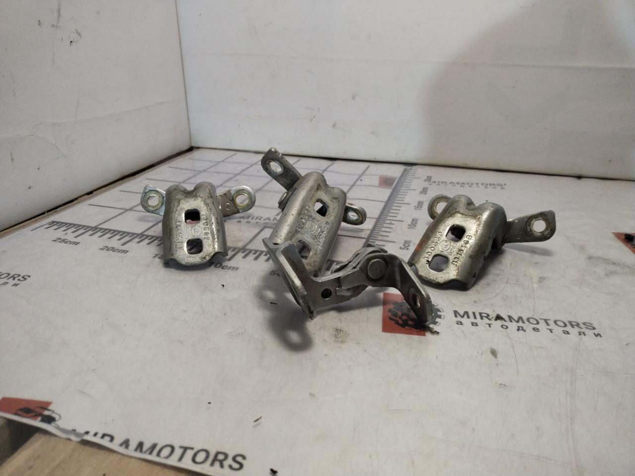 петля двери Chevrolet Cruze 2 поколение 2017, 1.4 л., бензин, АКПП, серый, седан - фото №1