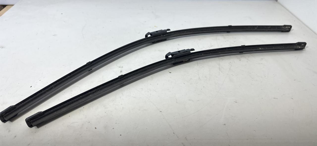 щетки стеклоочистителя Volkswagen Atlas 2018, 3.6 л., бензин, АКПП, черный, внедорожник 5 дв., полный привод - фото №1