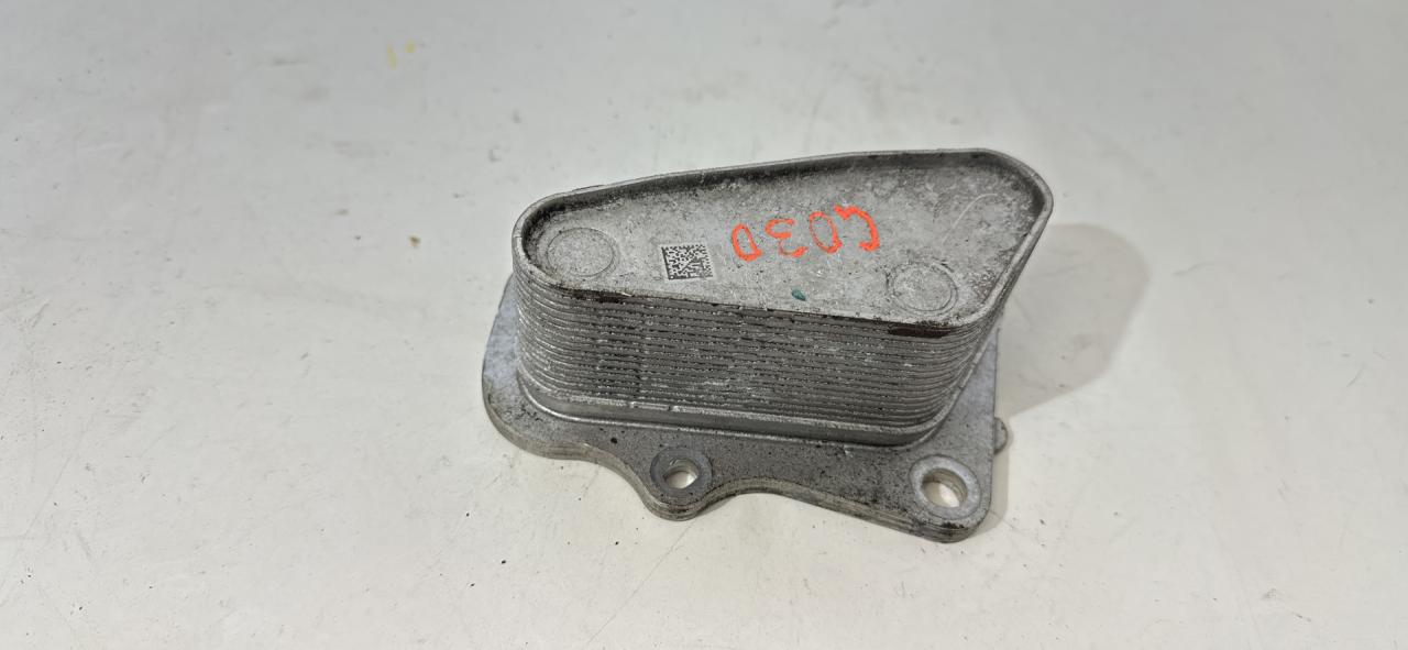 теплообменник масляного фильтра Chevrolet Equinox 3 поколение 2018, 1.5 л., бензин, АКПП, белый, внедорожник 5 дв., полный привод - фото №1