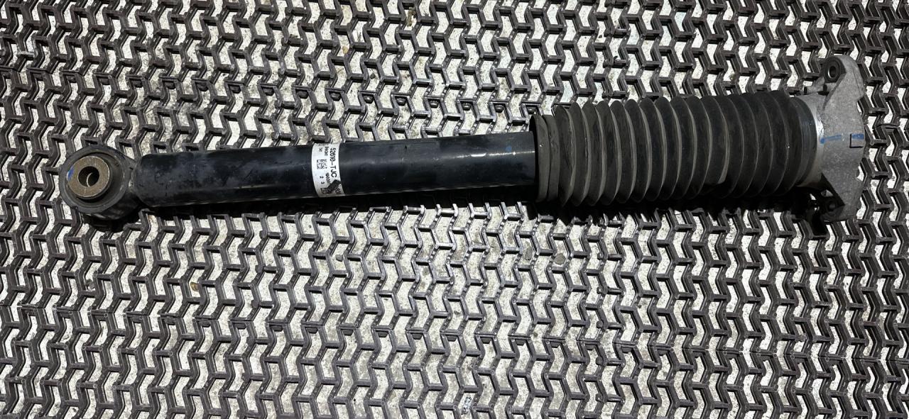 амортизатор задний левый Acura RDX 3 поколение 2019, 2.0 л., бензин, АКПП, белый, передний привод, 52610-TJC-A030 - фото №1