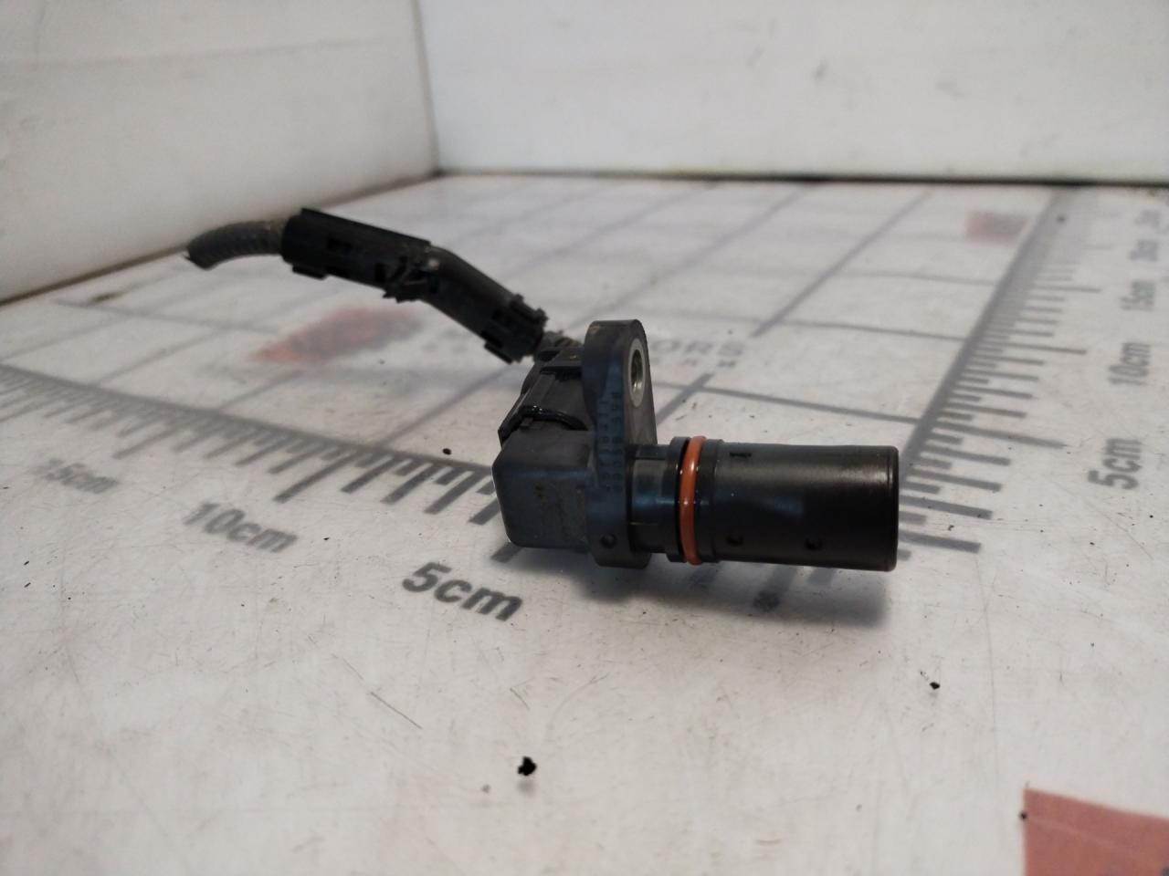 датчик коленвала Honda CR-V 5 поколение 2019, 1.5 л., бензин, АКПП, белый - фото №1