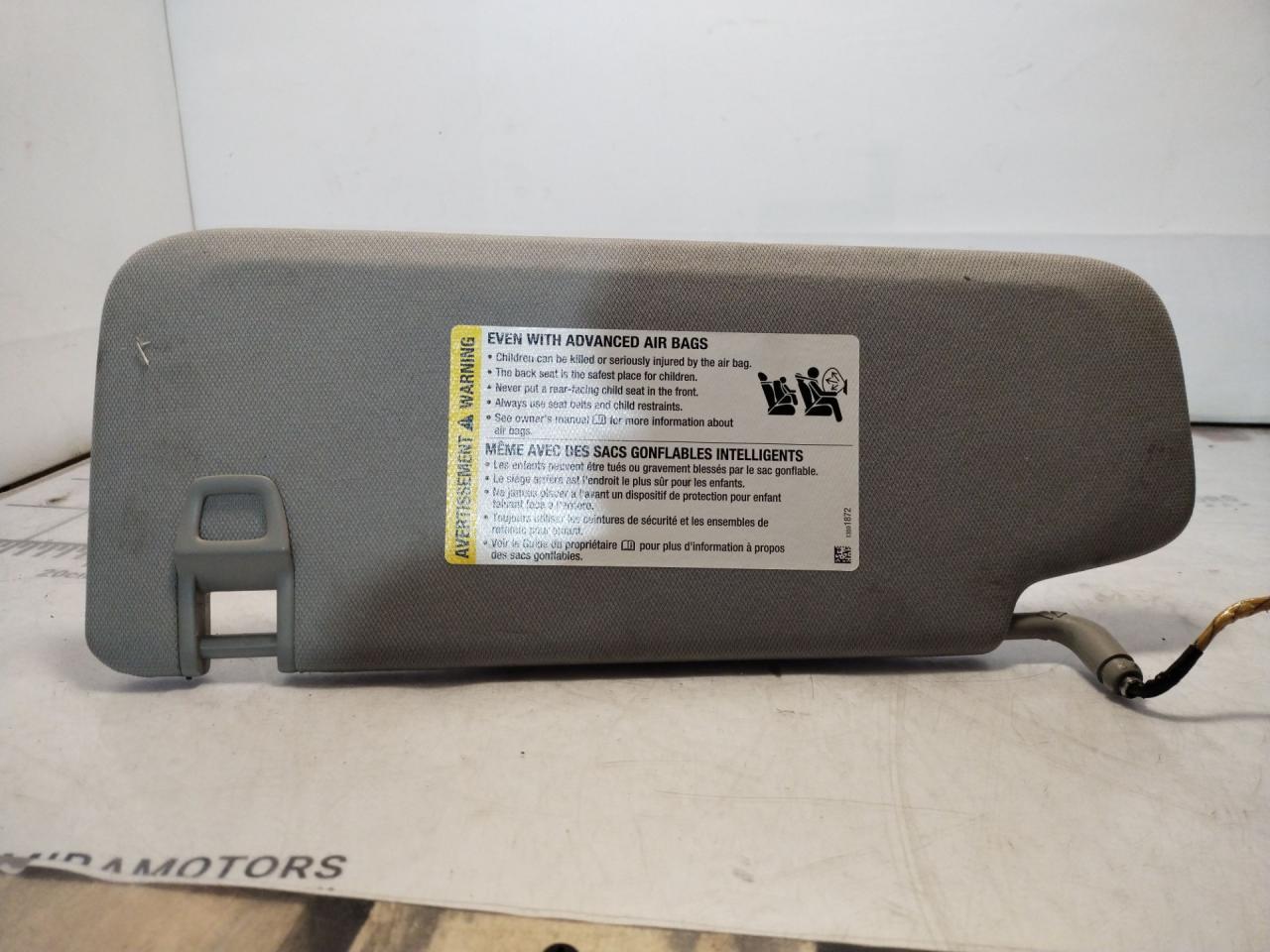 козырек солнцезащитный GMC Terrain 2 поколение 2018, 2.0 л., бензин, АКПП, серый, передний привод, 13591872 - фото №1