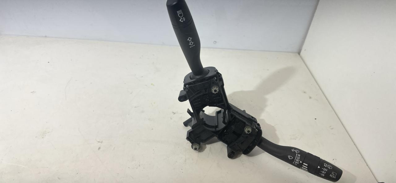 переключатель подрулевой (стрекоза) Chevrolet Equinox 3 поколение 2019, 1.5 л., бензин, АКПП, серый, внедорожник 5 дв., полный привод, 84252192 - фото №1