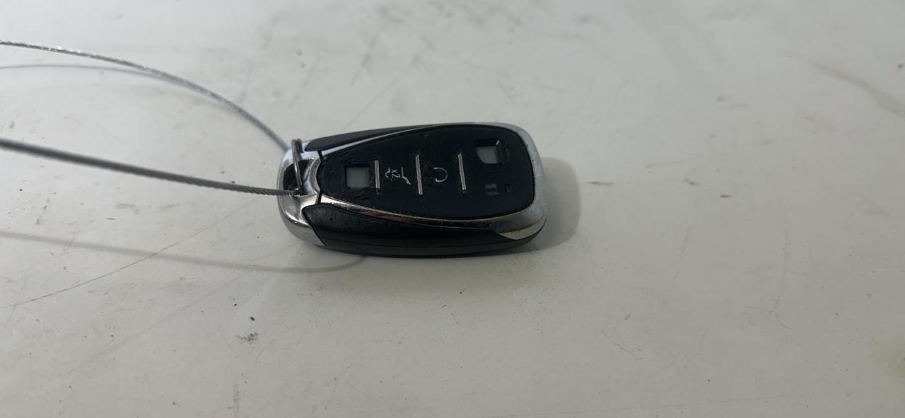 ключ Chevrolet Equinox 3 поколение 2019, 1.5 л., бензин, АКПП, серый, внедорожник 5 дв., полный привод - фото №1