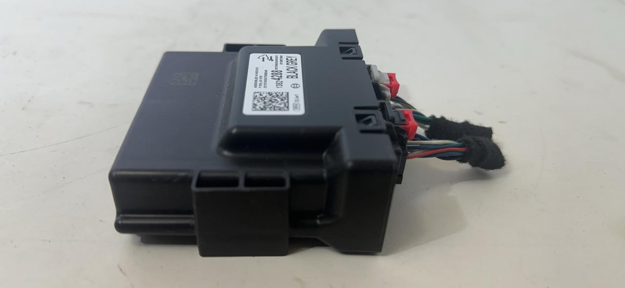 блок управления (другие) Chevrolet Equinox 3 поколение 2019, 1.5 л., бензин, АКПП, серый, внедорожник 5 дв., полный привод, 13524288 - фото №1