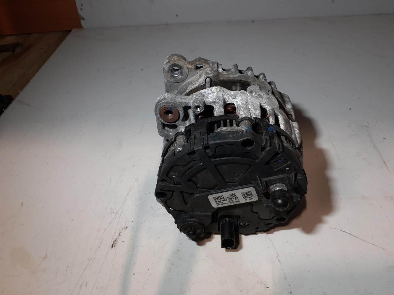 генератор Volkswagen Atlas 2018, 3.6 л., бензин, АКПП, черный, внедорожник 5 дв., полный привод, 03H903023 - фото №1