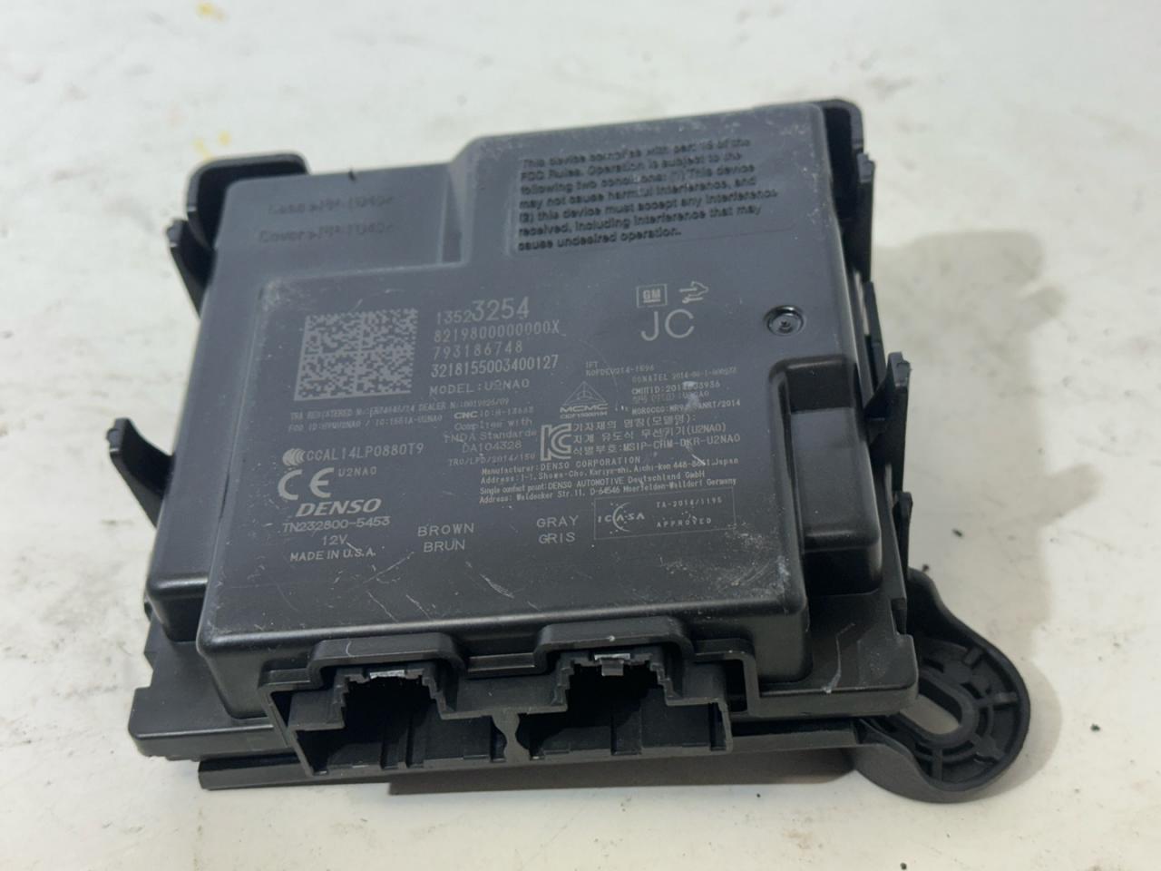 Блок управления бесключевым доступом Chevrolet Equinox 3 поколение 2019, 1.5 л., бензин, АКПП, серый, внедорожник 5 дв., полный привод, 13523254 - фото №1