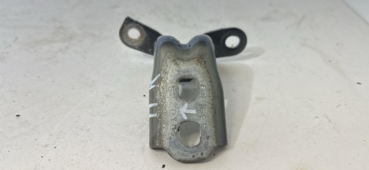 петля двери Chevrolet Equinox 3 поколение 2019, 1.5 л., бензин, АКПП, серый, внедорожник 5 дв., полный привод - фото №1