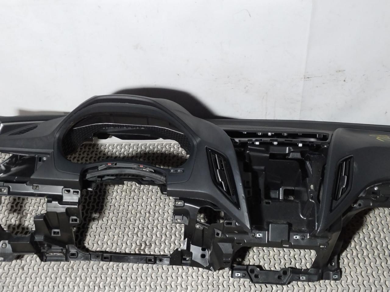 панель передняя салона (торпедо) Acura RDX 3 поколение 2019, 2.0 л., бензин, АКПП, белый, передний привод - фото №1