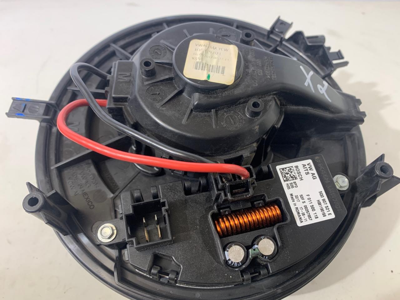 моторчик печки Volkswagen Tiguan 2 поколение 2018, 2.0 л., FSI, бензин, АКПП, белый, внедорожник 5 дв., 5Q0907521E, H201289060, 3QF-819-021, 5QD819021B, 5QD819021D - фото №1