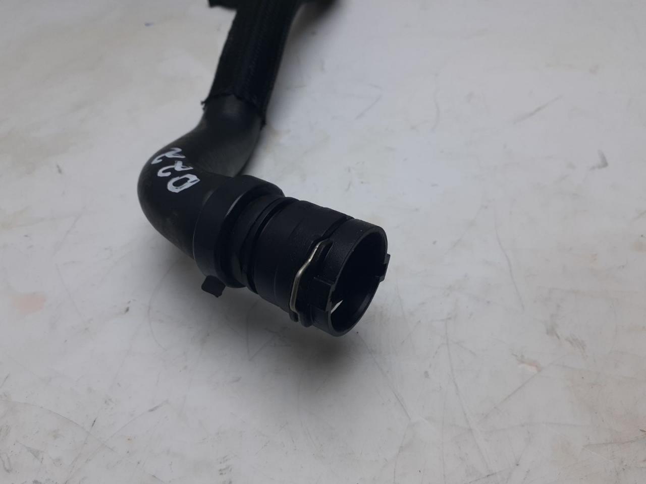 патрубок радиатора Chevrolet Equinox 3 поколение 2019, 1.5 л., бензин, АКПП, серый, внедорожник 5 дв., полный привод, 84537696 - фото №1