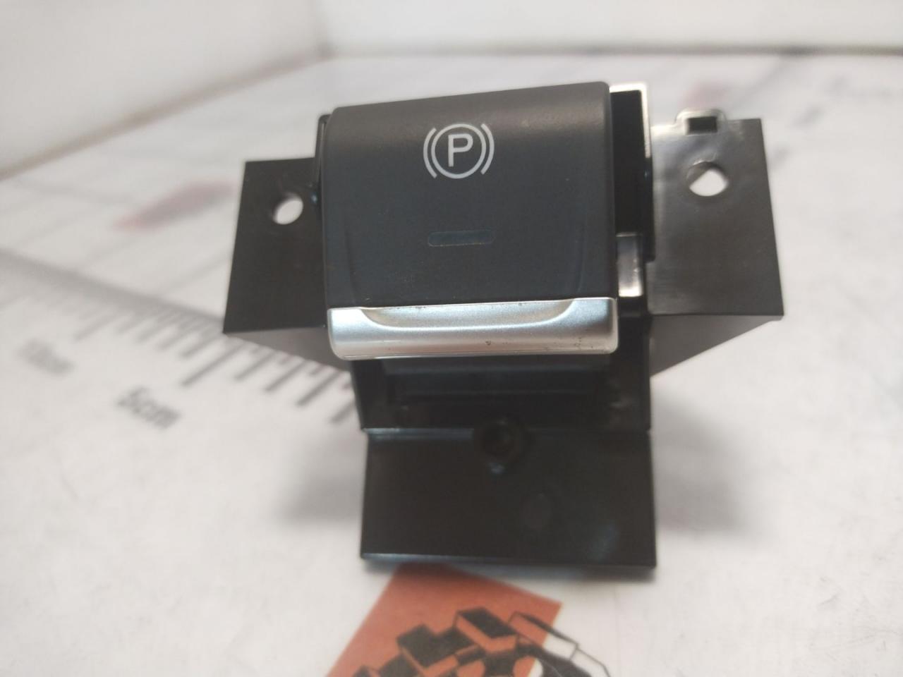 кнопка ручного тормоза (ручника) Acura RDX 3 поколение 2019, 2.0 л., бензин, АКПП, белый, передний привод, M73629 - фото №1