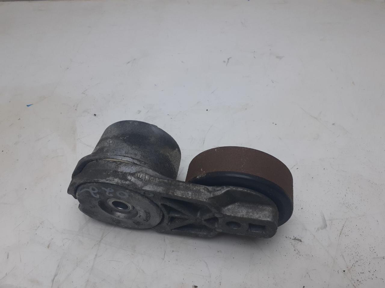 натяжитель Chevrolet Equinox 3 поколение 2019, 1.5 л., бензин, АКПП, серый, внедорожник 5 дв., полный привод, 12656327 - фото №1