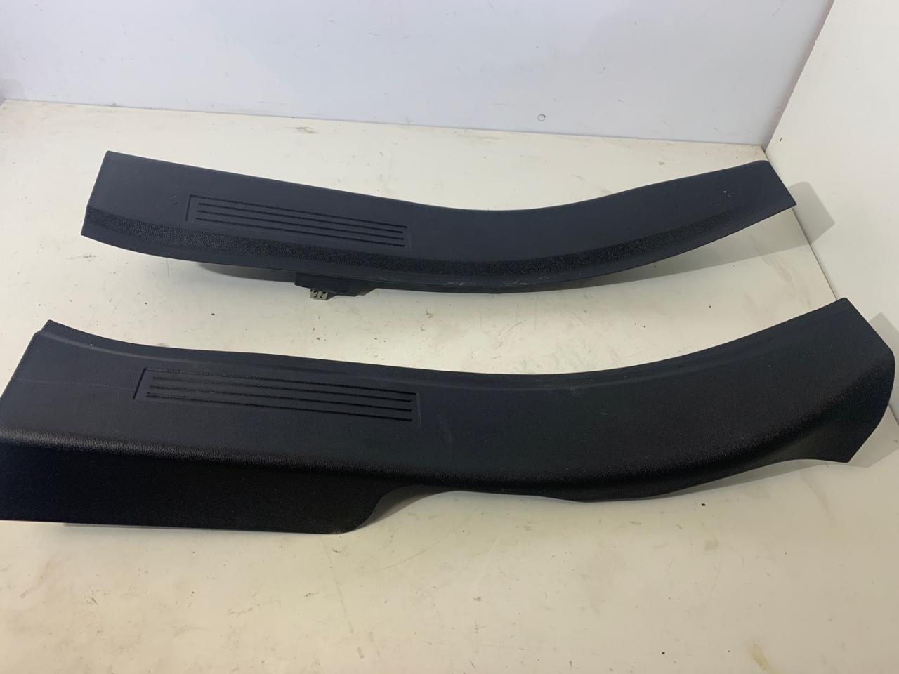 накладка на порог Chevrolet Equinox 3 поколение 2019, 1.5 л., бензин, АКПП, серый, внедорожник 5 дв., полный привод, 23116199, 23116200 - фото №1