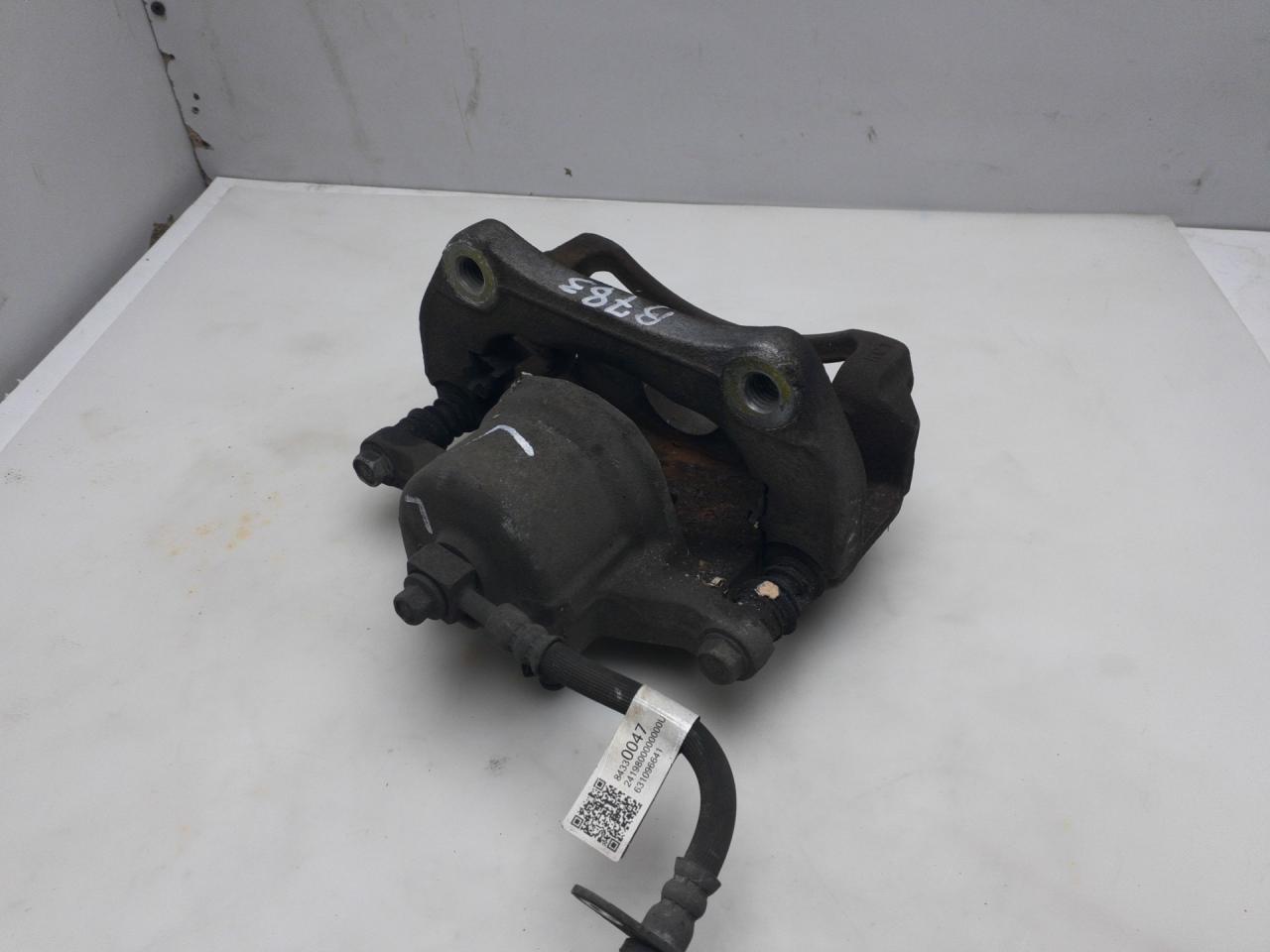 суппорт передний левый Chevrolet Equinox 3 поколение 2019, 1.5 л., бензин, АКПП, серый, внедорожник 5 дв., полный привод, 84311326, 84330047 - фото №1