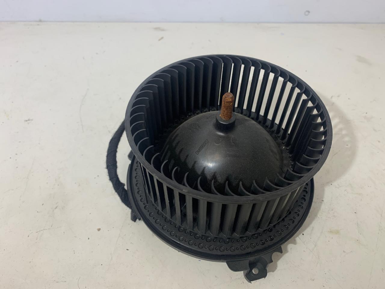 моторчик печки Chevrolet Cruze 2 поколение 2017, 1.4 л., бензин, АКПП, серый, седан, DL950002 - фото №1