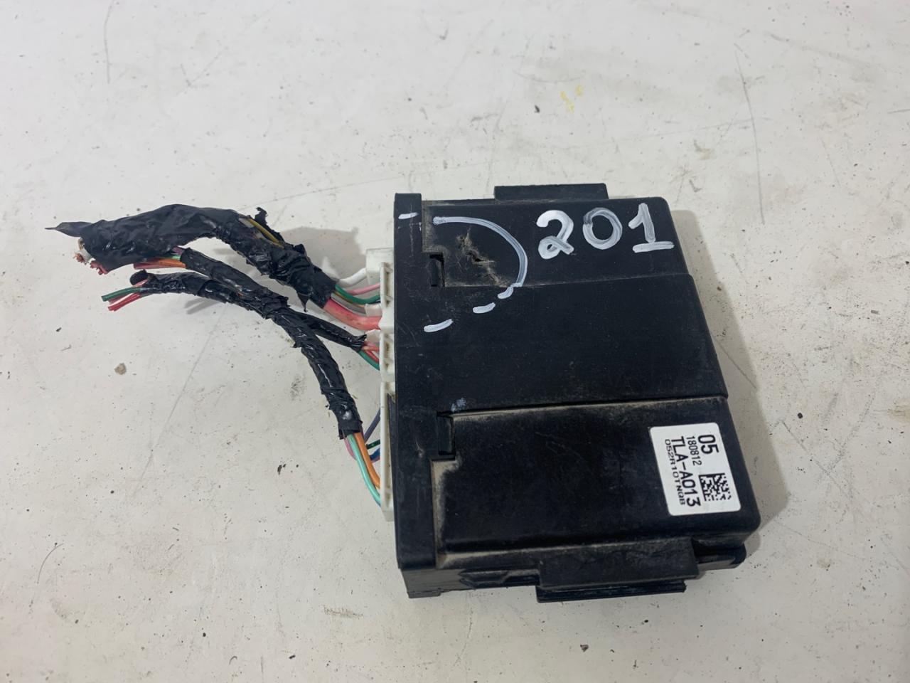 блок управления (другие) Honda CR-V 5 поколение 2019, 1.5 л., бензин, АКПП, белый, TLAA013 - фото №1