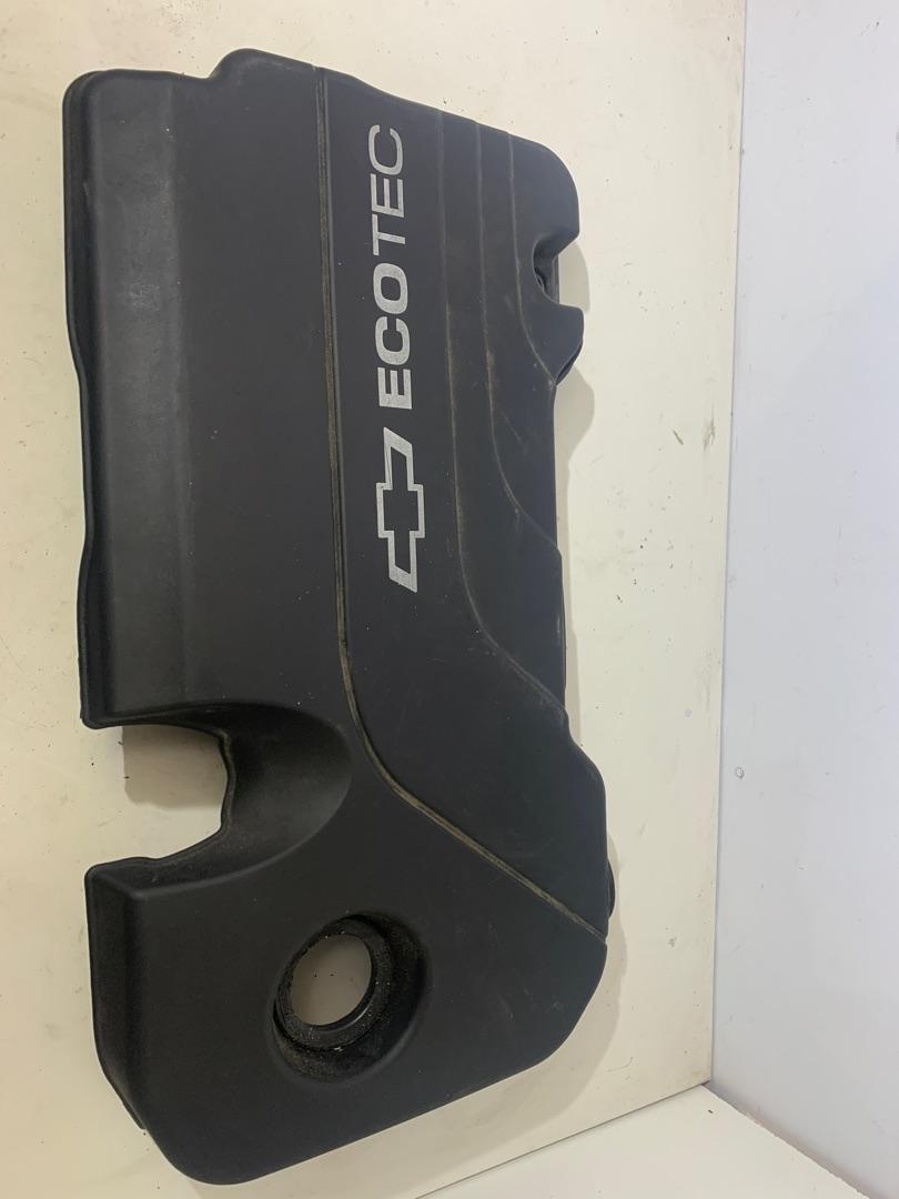 декоративная крышка двигателя Chevrolet Cruze 2 поколение 2017, 1.4 л., бензин, АКПП, серый, седан, 12678006, 12678005 - фото №1