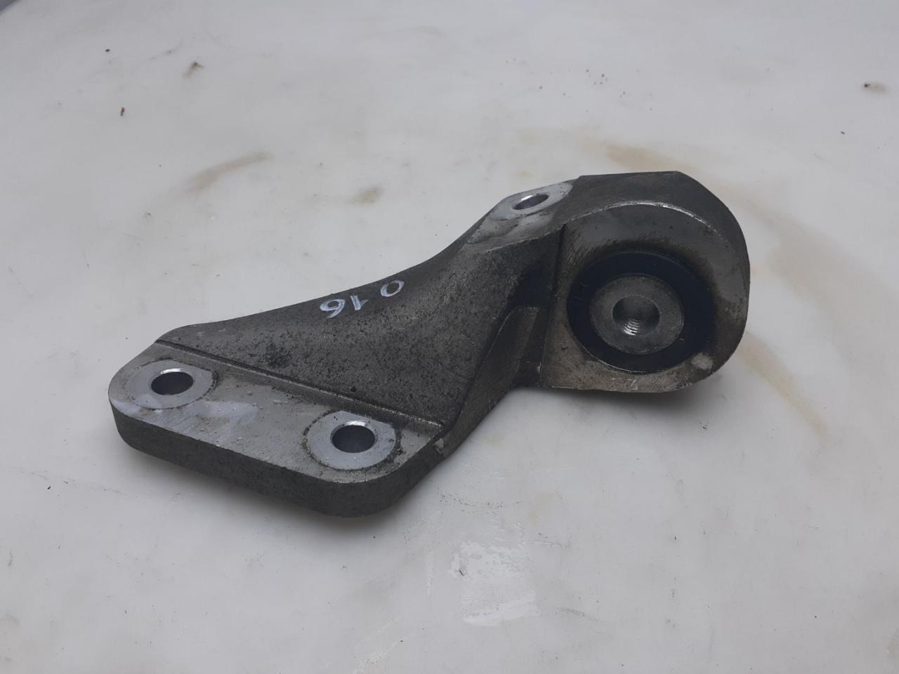 кронштейн (крепление) Chevrolet Equinox 3 поколение 2018, 1.5 л., бензин, АКПП, черный, внедорожник 5 дв., полный привод - фото №1