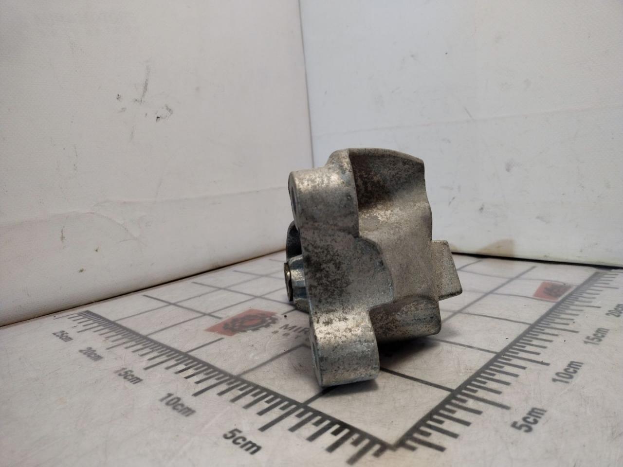 кронштейн двигателя Chevrolet Equinox 3 поколение 2019, 1.5 л., бензин, АКПП, черный, внедорожник 5 дв., полный привод, 84279543 - фото №1