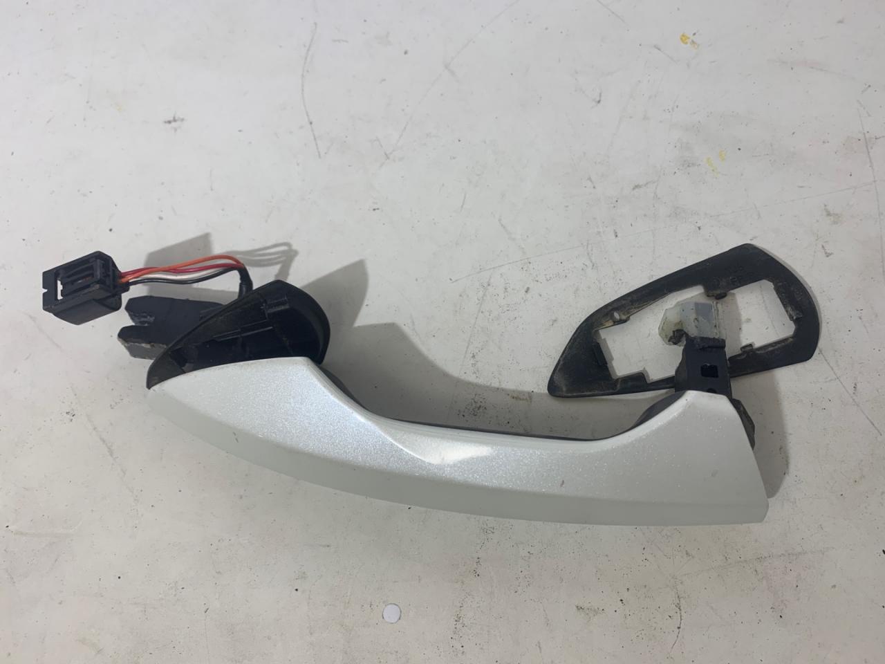 ручка наружная Acura RDX 3 поколение 2019, 2.0 л., бензин, АКПП, белый, передний привод - фото №1