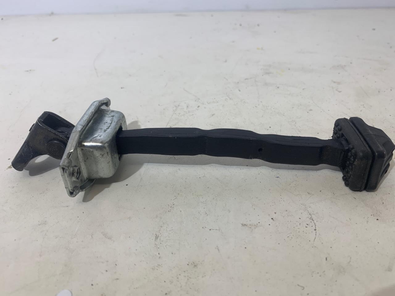 ограничитель открывания двери Acura RDX 3 поколение 2019, 2.0 л., бензин, АКПП, белый, передний привод, 72340-TJB-A01 - фото №1