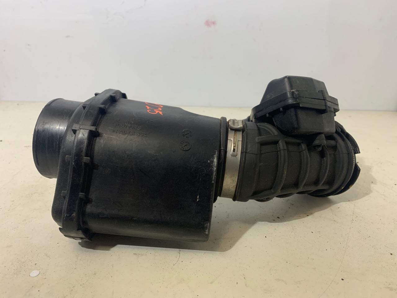 патрубок воздушного фильтра GMC Terrain 2 поколение 2018, 1.5 л., бензин, АКПП, черный, внедорожник 5 дв., полный привод, 105090PS, 111323PS - фото №1