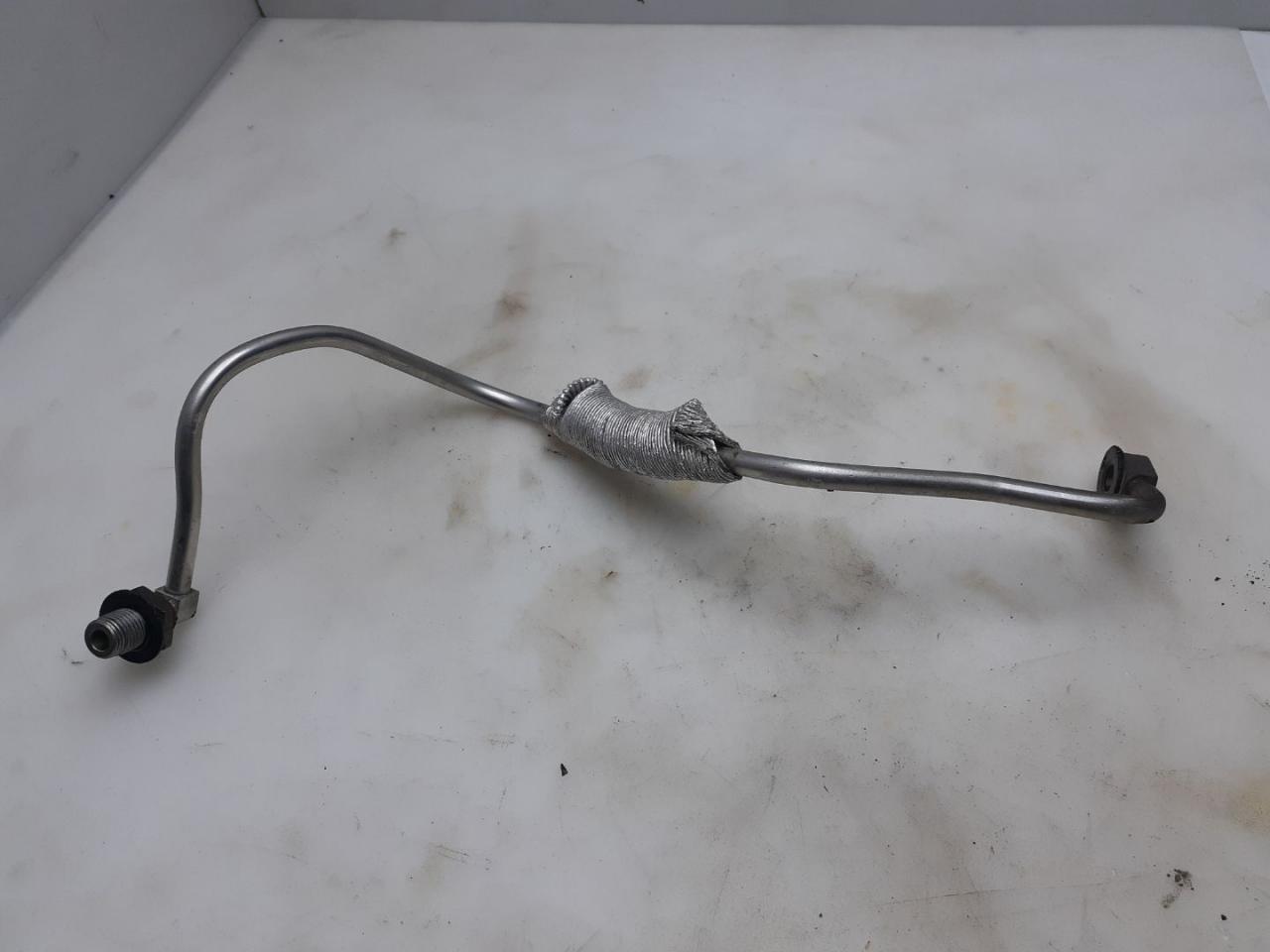 масляная трубка турбины Chevrolet Equinox 3 поколение 2020, 1.5 л., бензин, АКПП, черный, внедорожник 5 дв. - фото №1