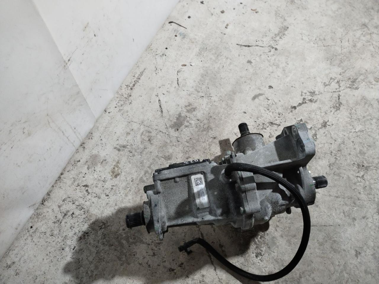 раздаточная коробка Chevrolet Equinox 3 поколение 2019, 1.5 л., бензин, АКПП, черный, внедорожник 5 дв., полный привод, 84370678 - фото №1