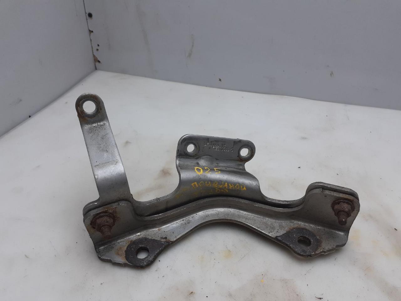 кронштейн (крепление) GMC Terrain 2 поколение 2018, 1.5 л., бензин, АКПП, черный, внедорожник 5 дв., полный привод - фото №1