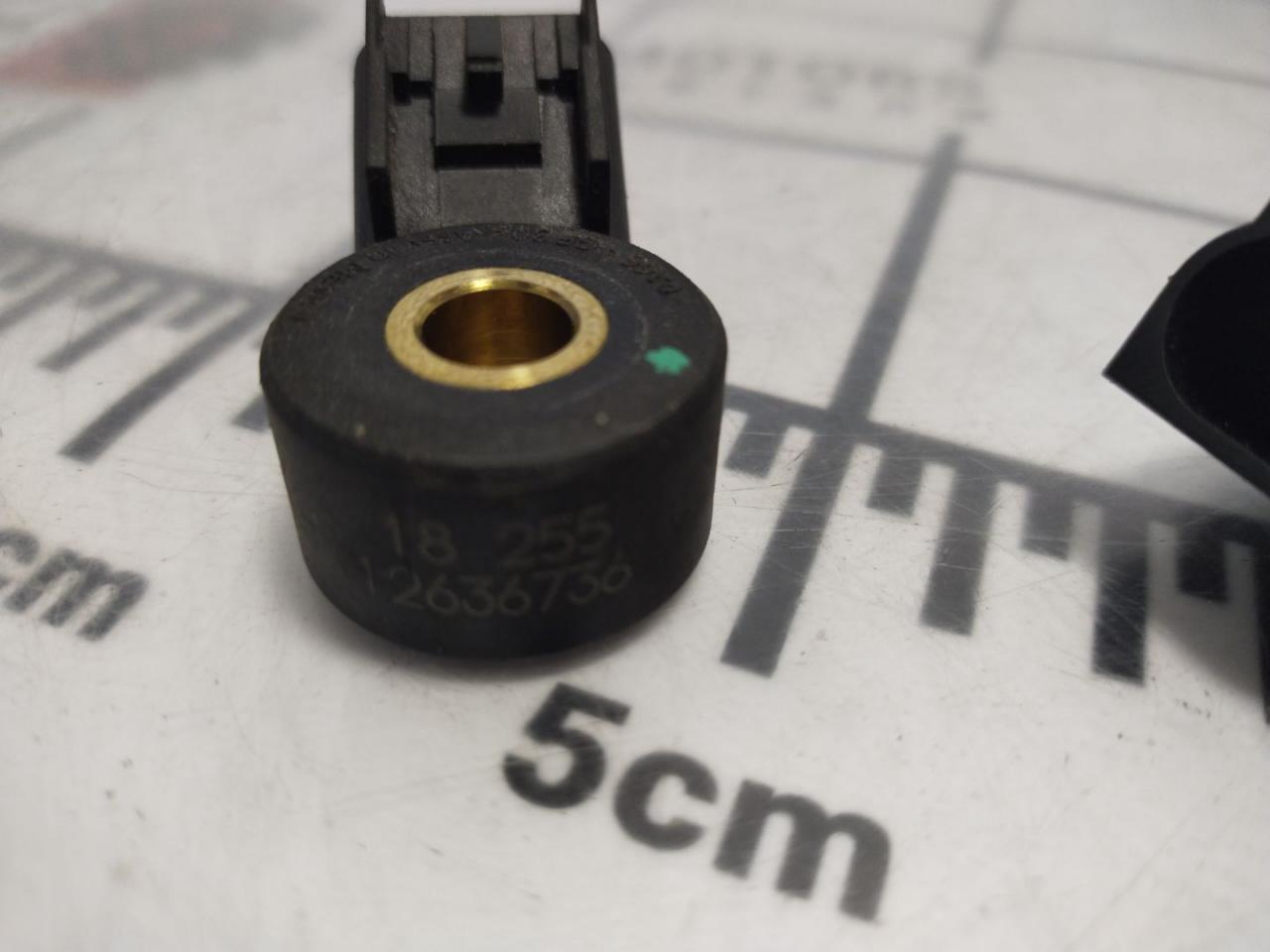 датчик детонации Chevrolet Equinox 3 поколение 2019, 1.5 л., бензин, АКПП, черный, внедорожник 5 дв., полный привод, 12636736 - фото №1