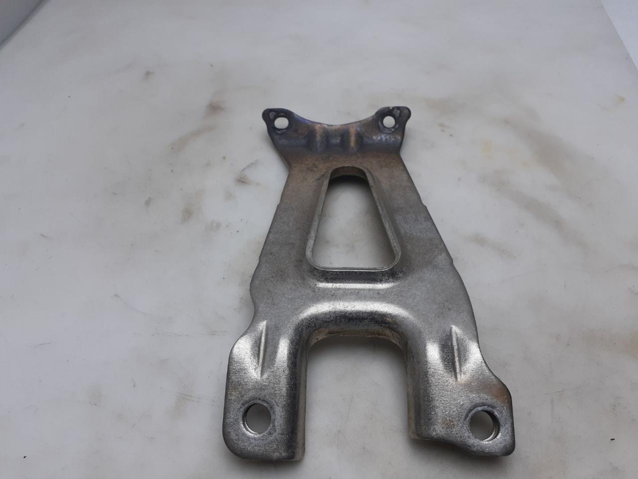 кронштейн двигателя GMC Terrain 2 поколение 2018, 2.0 л., бензин, АКПП, серый, передний привод, 12650007 - фото №1